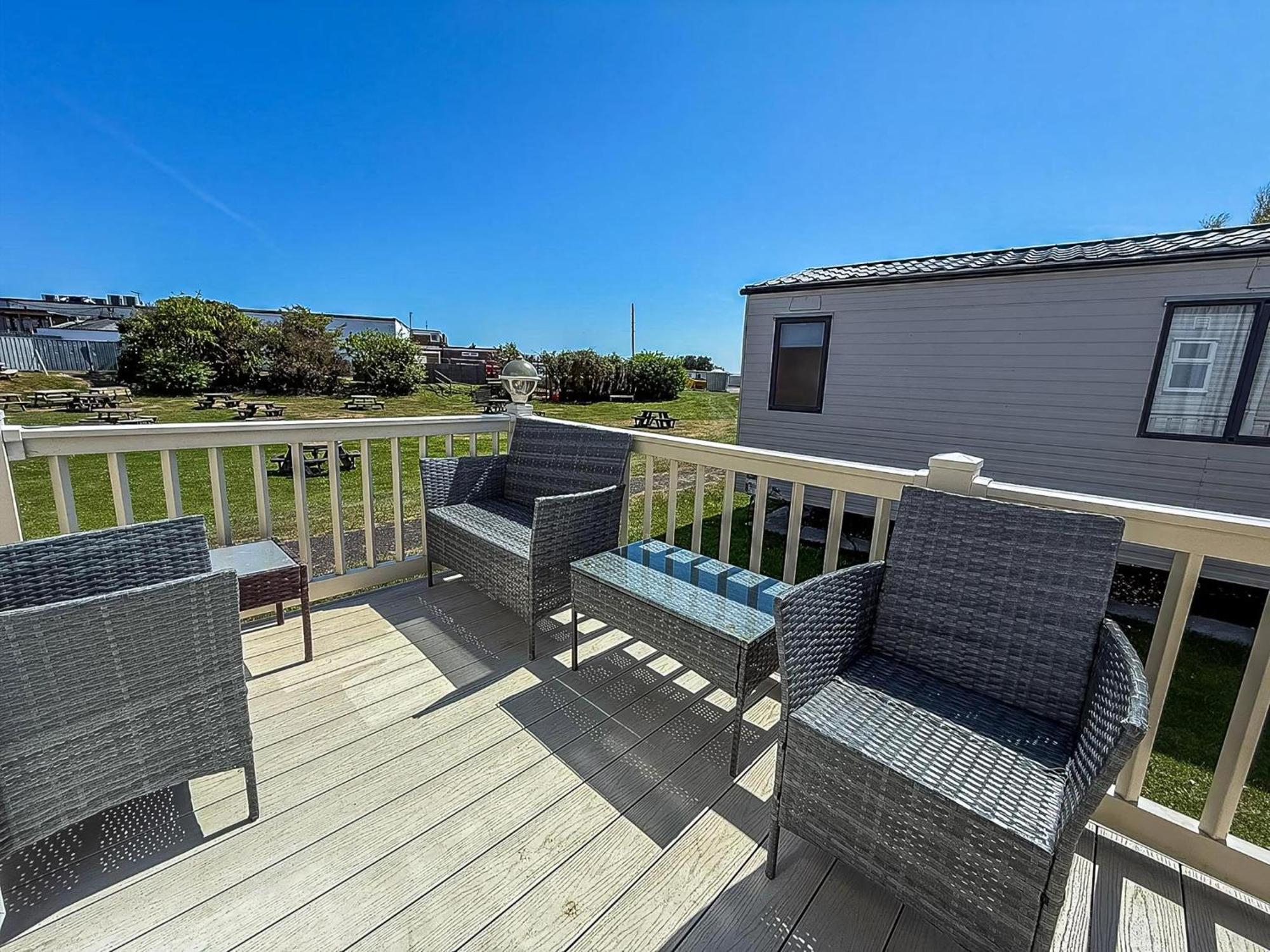Superb Caravan By The Seaside In Kessingland, Suffolk Ref 90040Sg Benacre Exterior photo
